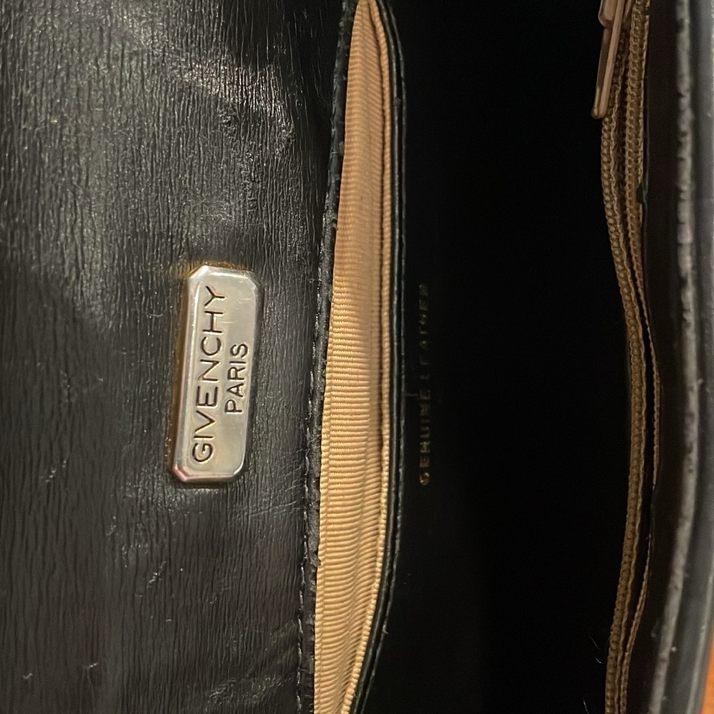 GIVENCHY Vintage Shoulder Bag Leather Black with gold hardware P4 - Picture 11 of 14